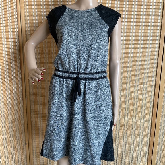Tommy Hilfiger Dresses & Skirts - Tommy Hilfiger Athluxe XS Gray Black Heather Dress Cap Sleeves Ties Pockets